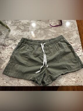 Aerie comfy shorts with drawstring army green XXL